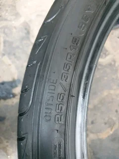 255 35 19.GOODYEAR EAGLE F1 RUN FLAT