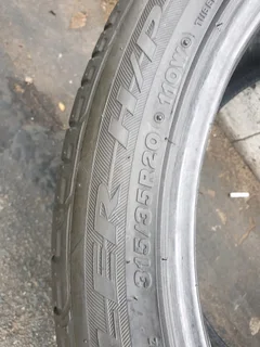 275 40 20 and 315 35 20.BRIDGESTONES DUELER RUNFLATS