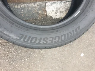 235 60 18.BRIDGESTONE ALENZA