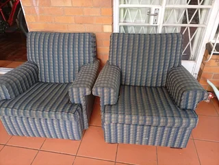 Two single seater couches R500