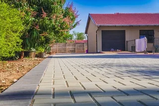 CHEAPEST CEMENT BONS PAVING INSTALLATIONS , NO UPFRONT DEPOSITS YOU PAY WHEN THE JOB IS DONE .