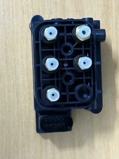 Mercedes benz W222 W205 C217 W213 brandnew air valve block.