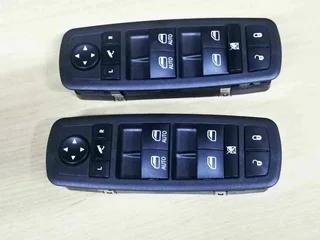 JEEP CHEROKEE BRAND NEW RIGHT SIDE WINDOW SWITCH