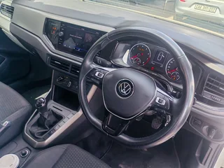 Volkswagen Polo 1.0 Comfortline, White with 72000km, for sale!