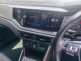 Volkswagen Polo 1.0 Comfortline, White with 72000km, for sale!