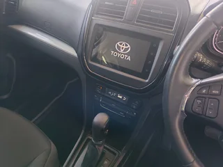 Toyota Urban Cruiser 1.5 XR AT, White with 53000km, for sale!