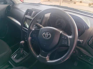 Toyota Urban Cruiser 1.5 XR AT, White with 53000km, for sale!