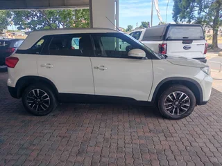 Toyota Urban Cruiser 1.5 XR AT, White with 53000km, for sale!