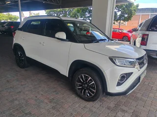 Toyota Urban Cruiser 1.5 XR AT, White with 53000km, for sale!