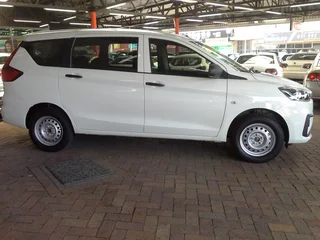 Suzuki Ertiga 1.5 GA, White with 1500km, for sale!