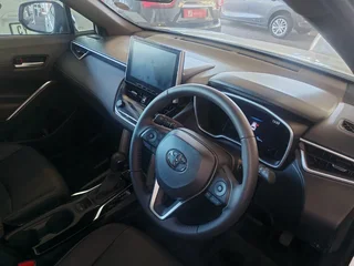 White Toyota Corolla Cross MY21 1.8 Xs CVT Hybrid with 18000km available now!
