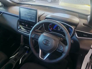 White Toyota Corolla Cross MY21 1.8 Xs CVT Hybrid with 18000km available now!