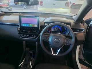White Toyota Corolla Cross MY21 1.8 Xs CVT Hybrid with 18000km available now!