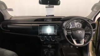 Toyota Hilux 2.4 GD-6 X/Cab RB SRX, Tan with 113000km, for sale!