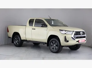 Toyota Hilux 2.4 GD-6 X/Cab RB SRX, Tan with 113000km, for sale!