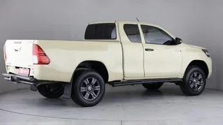 Toyota Hilux 2.4 GD-6 X/Cab RB SRX, Tan with 113000km, for sale!