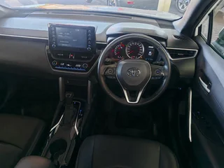 Toyota Corolla Cross MY21 1.8 Xs CVT, White with 41000km, for sale!
