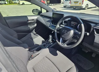 Toyota Corolla Hatch 1.2T Xs CVT, Silver with 57000km, for sale!