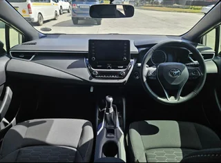 Toyota Corolla Hatch 1.2T Xs CVT, Silver with 57000km, for sale!