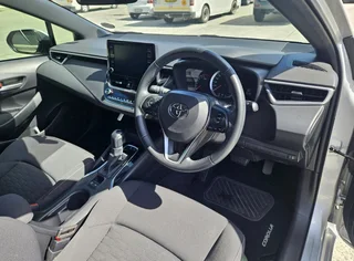 Toyota Corolla Hatch 1.2T Xs CVT, Silver with 57000km, for sale!