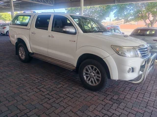 White Toyota Hilux 3.0 D-4D D/Cab R/B Raider AT with 269800km available now!