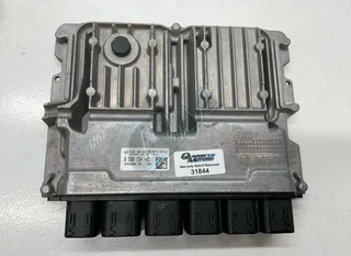 BMW 5 Series G30 G31 520d B47 Engine ECU Lockset DDE 0281034204  8598154
