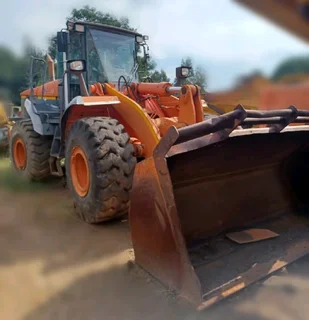 Hitachi ZW220 Front End Loader FOR SALE