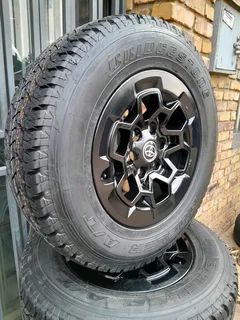 17 inch Toyota Hilux/Fortuner rims with tires