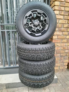 17 inch Toyota Hilux/Fortuner rims with tires
