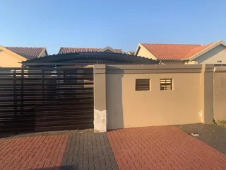 House - Ad posted by Future Fleurhof