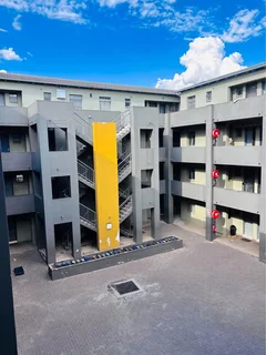 2 Bedroom Apartment / Flat for sale in Fleurhof , Roodepoort