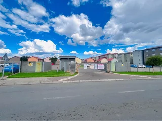 2 Bedroom Apartment / Flat for sale in Fleurhof , Roodepoort