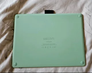 Wacom intuos m pistachio