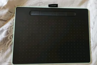Wacom intuos m pistachio