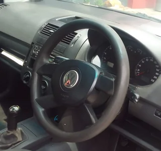 2005 Volkswagen Polo Sedan Sedan