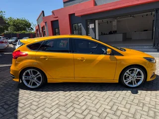 2017 Ford Focus ST 3