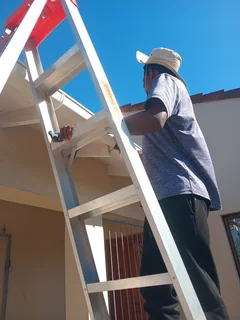 Gutter cleaning service