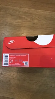 Nike girls court borough low 2