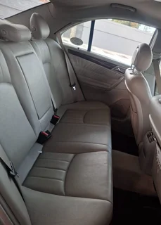 2005 Mercedes-Benz 200 Series Sedan