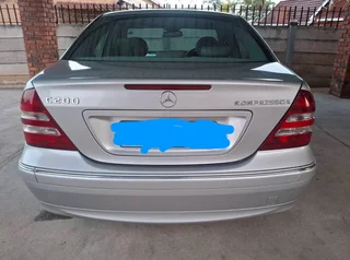 2005 Mercedes-Benz 200 Series Sedan