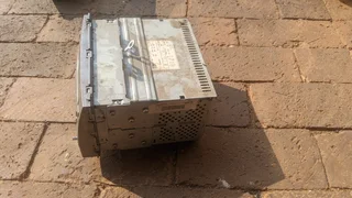 OEM Audio unit ( CD unit with button controls) for a Hyundai i20 2012 model for sale