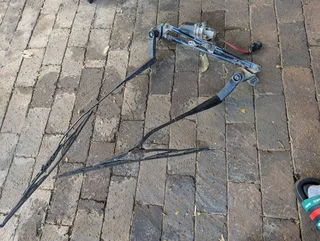 A complete car windscreen (windshield) wiper system for hyundai i20 2012 model