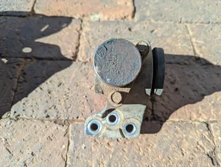 Engine mount for a Hyundai i20 vehicle 2012 model available for sale.