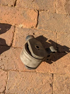 Engine mount for a Hyundai i20 vehicle 2012 model available for sale.