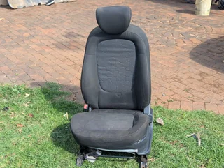 A used driver&#39;s seat from a Hyundai i20 vehicle 2012 MODEL available available for sale.