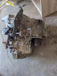 Gear box for Hyundai i20 2012 model available for sale at low cost