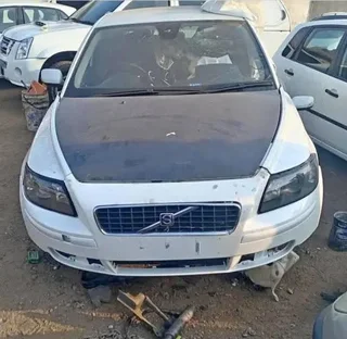 Volvo S40 2.4 Stripping For Spares/parts For Sale.