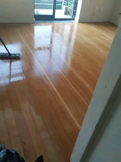 Wooden floors installations sanding and sealing