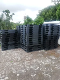 Plastic pallets for sale
