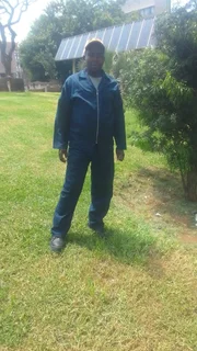 Na Experienced    Malawian  Gardener  Age  (32  ) Is Looking For A Job.